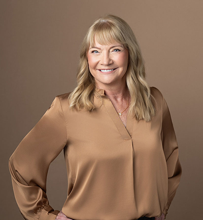 Lynda Whatley, Biography